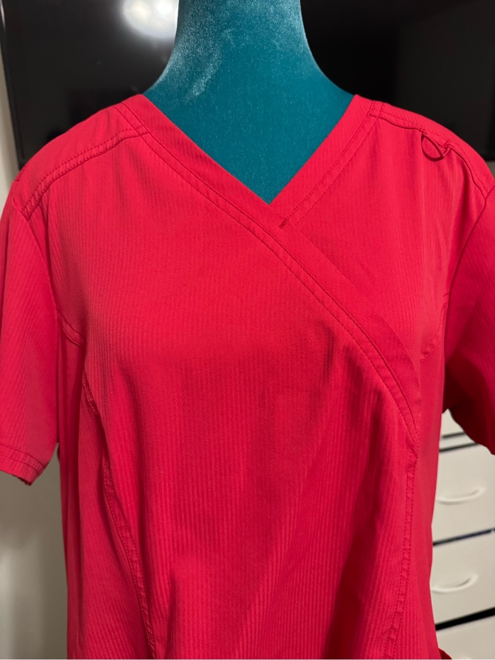Elle Women’s Red Scrub Top - Picture 4 of 16